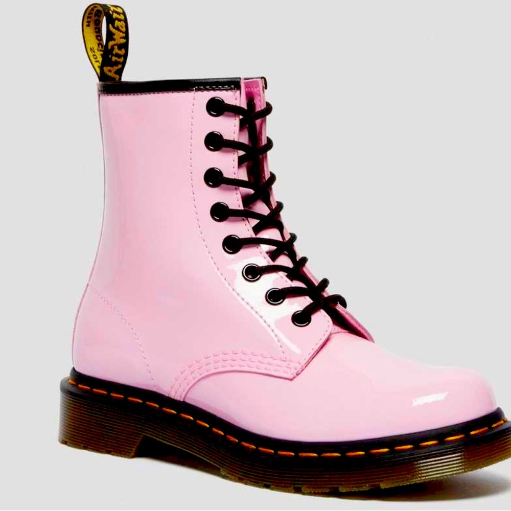 ****Brand new**** Dr Martin boot! Never worn, bouncy sole.